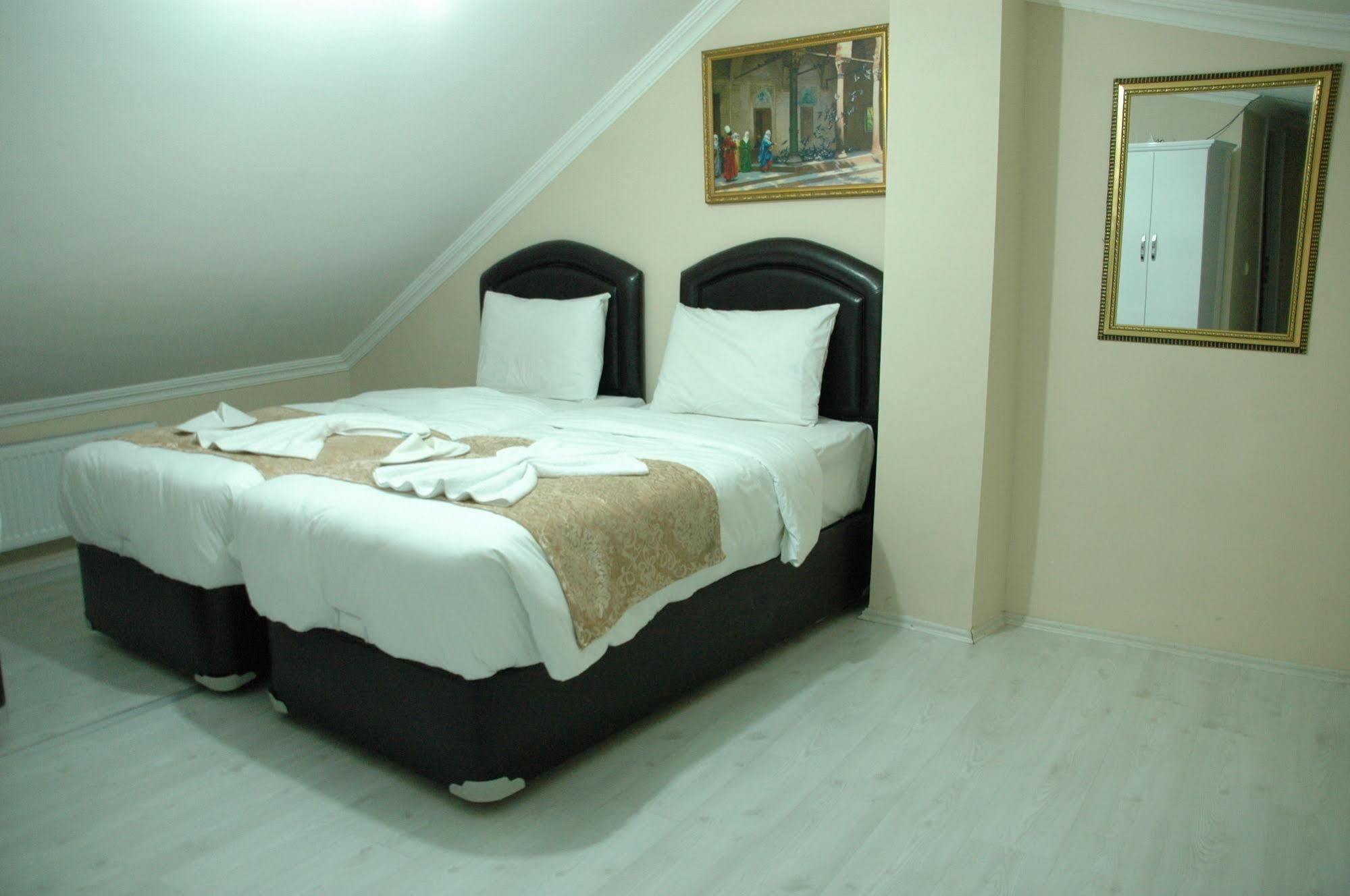 Tolga Hotel Istanbul Exteriör bild